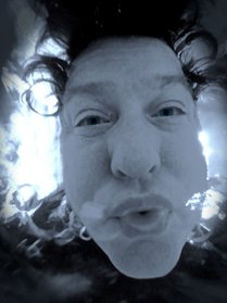 Jon Wood blowing bubbles under water